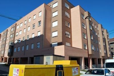 Sedes, Roces (Edificio El Texu)